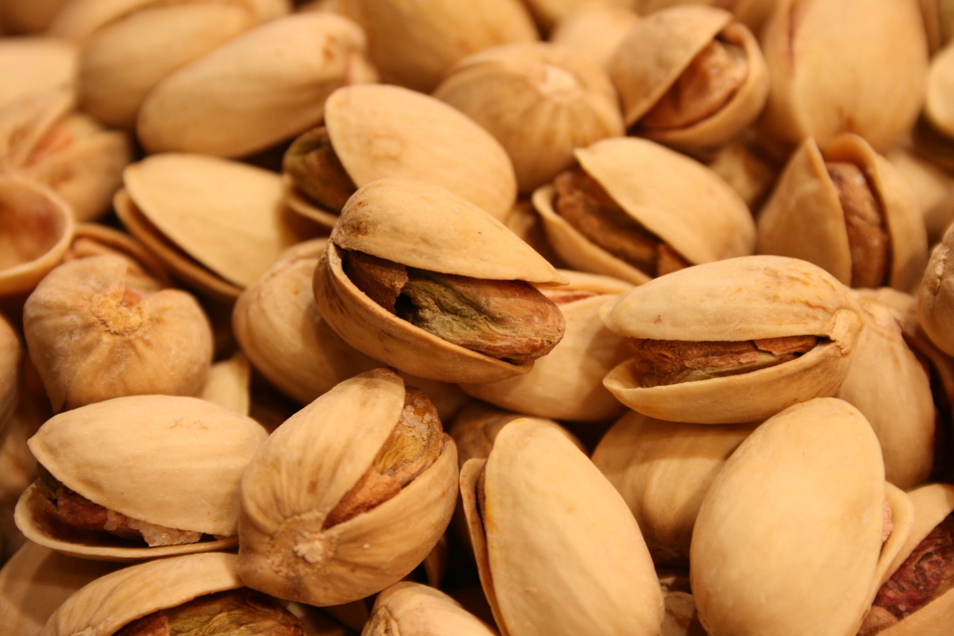 Raw Hulled Pistachios